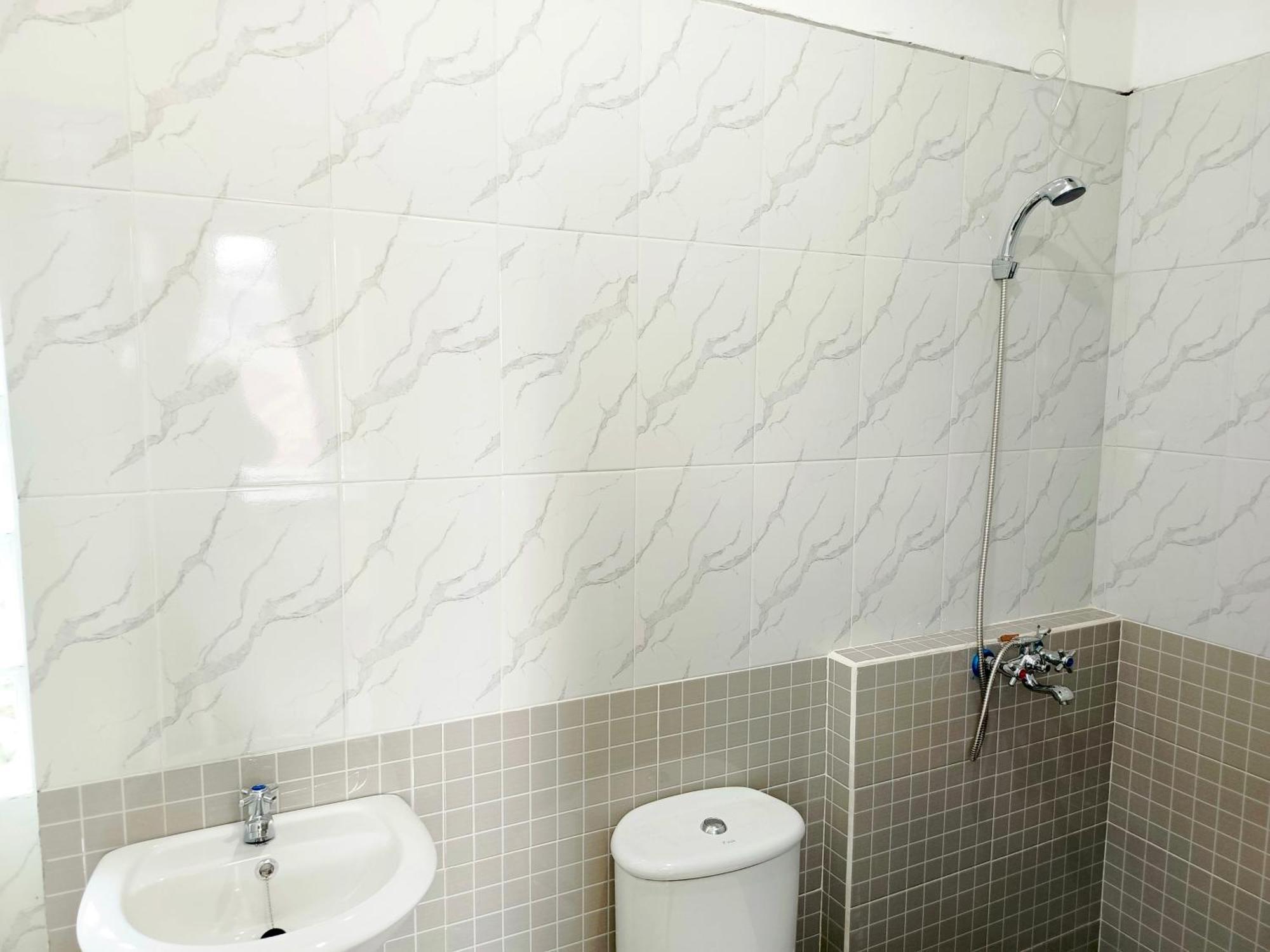 Bebek Kuning Residence Blimbing  Buitenkant foto