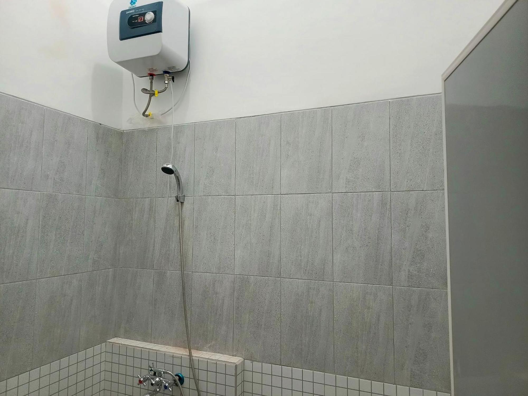 Bebek Kuning Residence Blimbing  Buitenkant foto