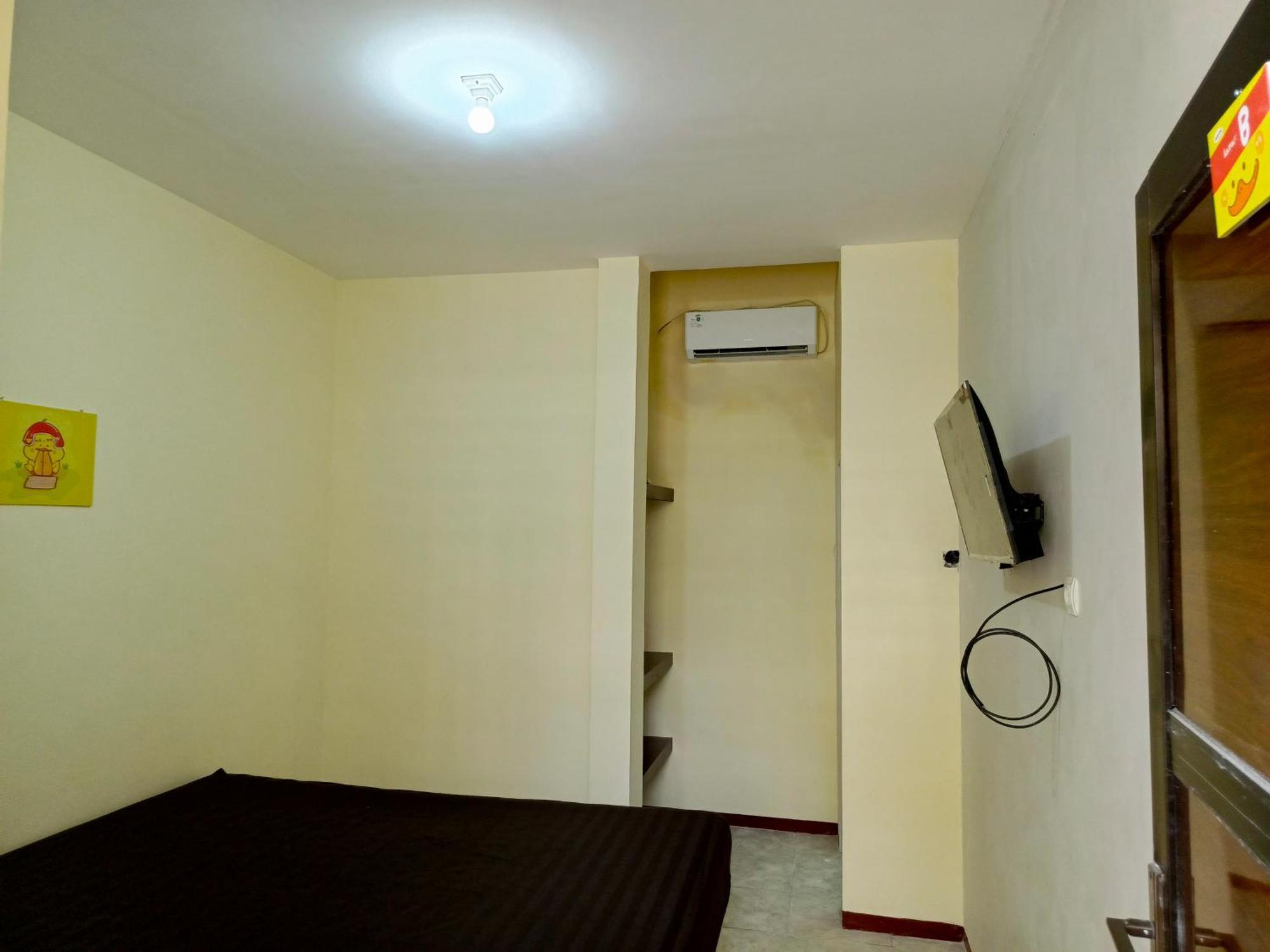 Bebek Kuning Residence Blimbing  Buitenkant foto